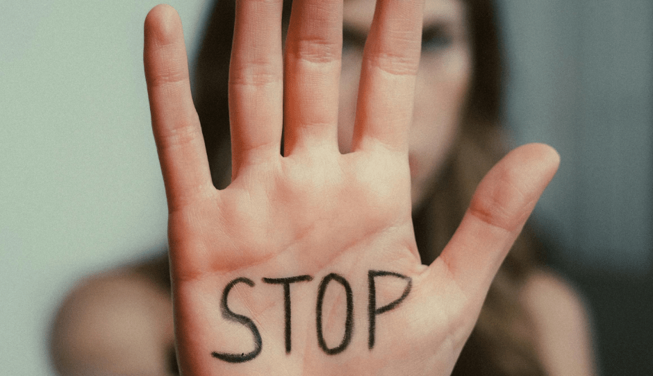 Crenças e frases herdadas: o impacto invisível que molda a&nbsp;infância